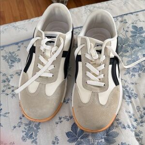 Stylish Women's Sneakers in Black and Cream